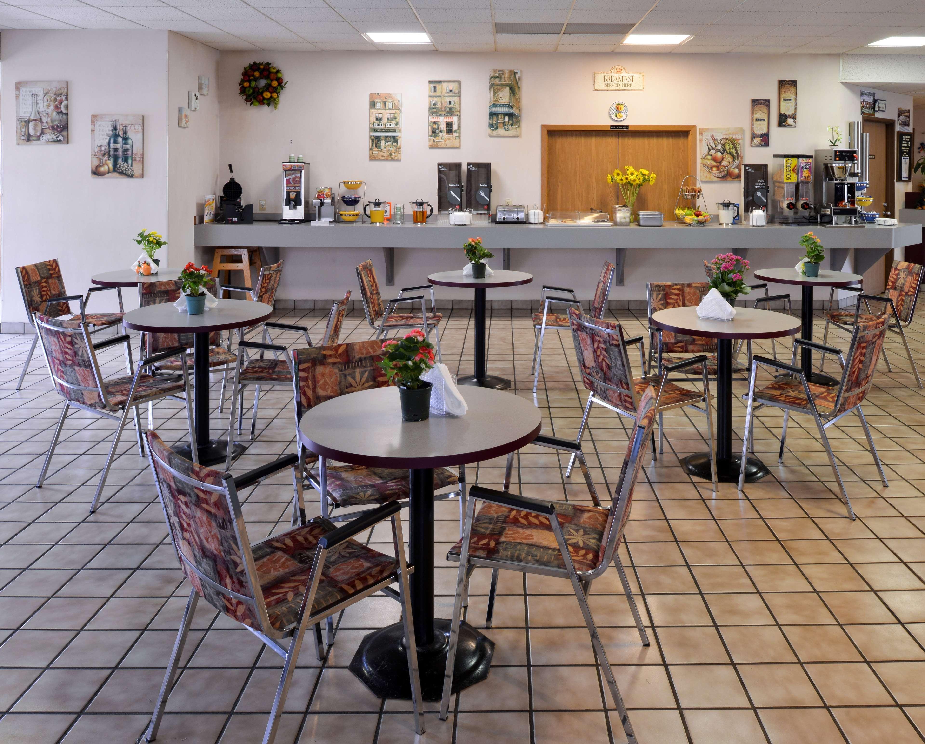 America'S Best Value Inn La Crosse Exterior photo