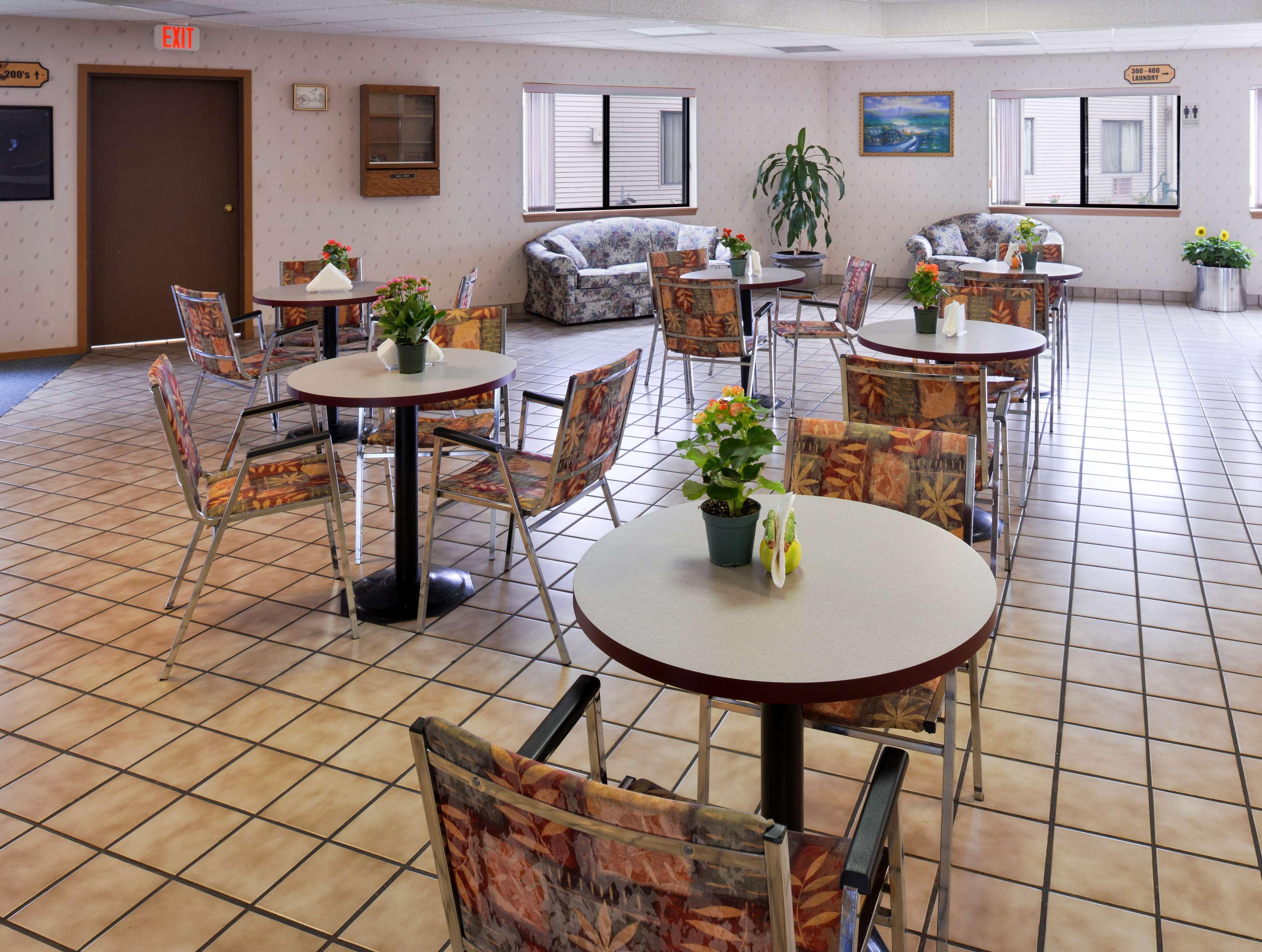 America'S Best Value Inn La Crosse Exterior photo