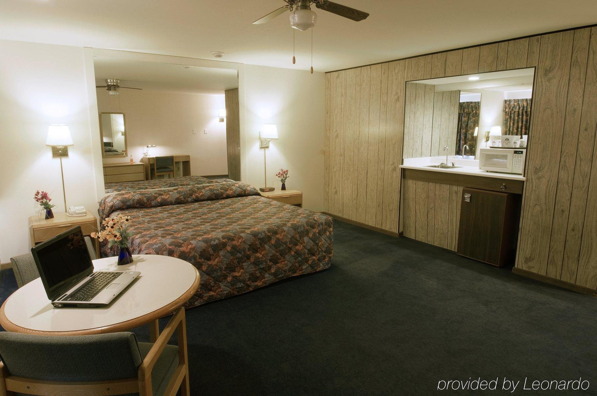 America'S Best Value Inn La Crosse Exterior photo