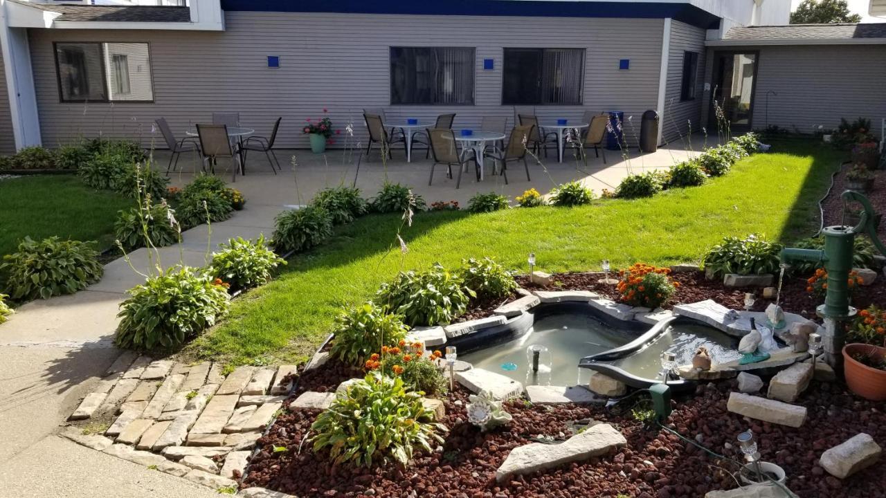 America'S Best Value Inn La Crosse Exterior photo